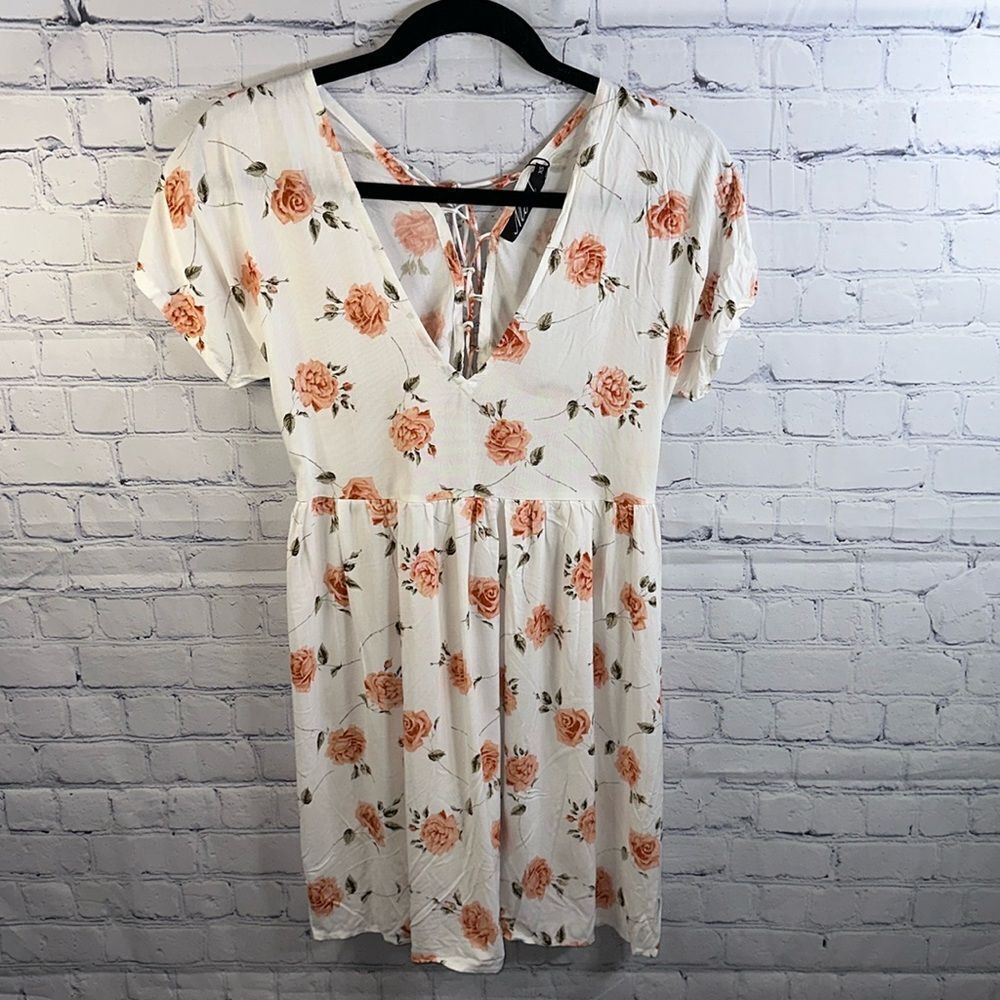 🌸 Motel Rocks Floral Print Dress - Size XS
NWT